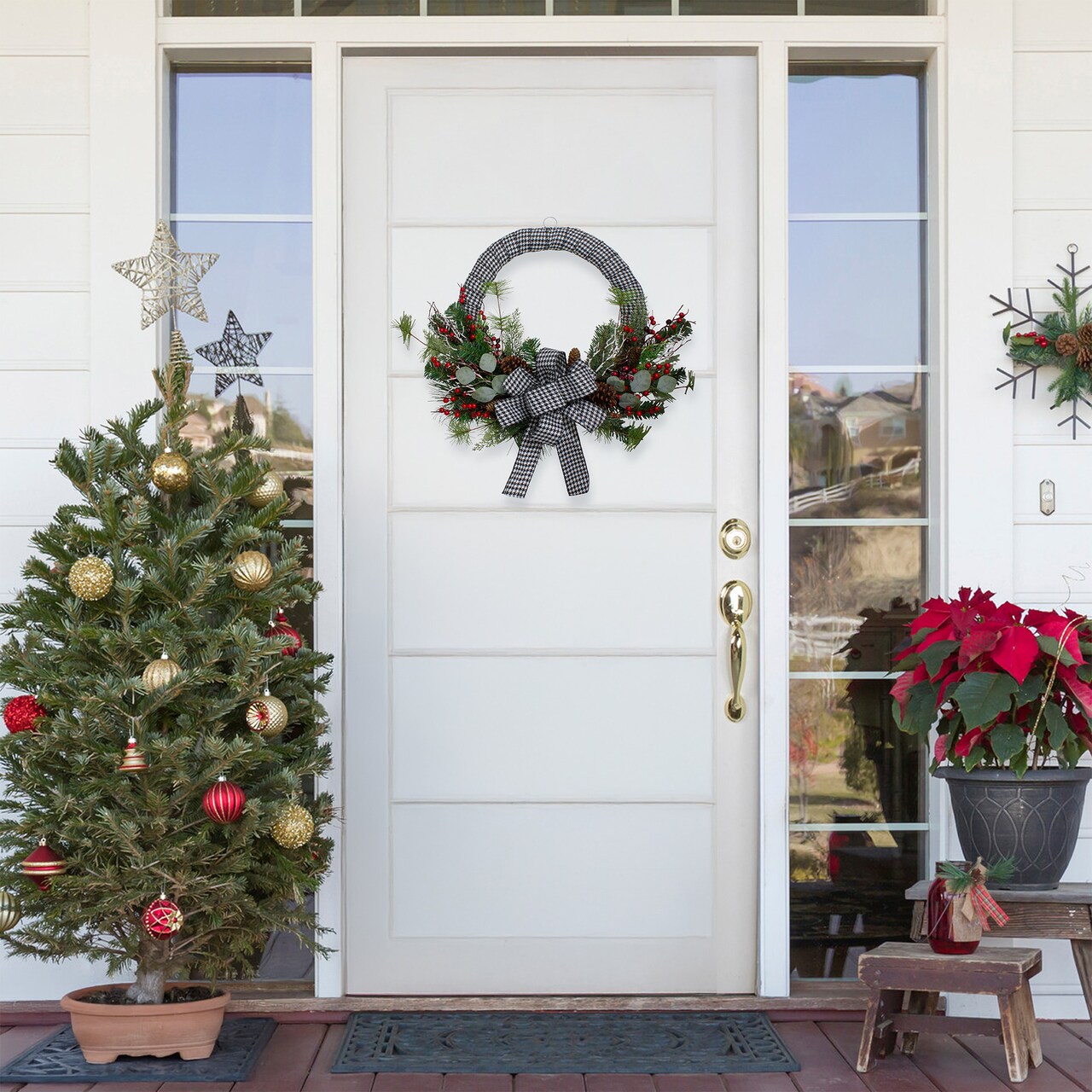 Northlight Black and White Houndstooth and Berry Artificial Christmas Wreath - 24-Inch, Unlit